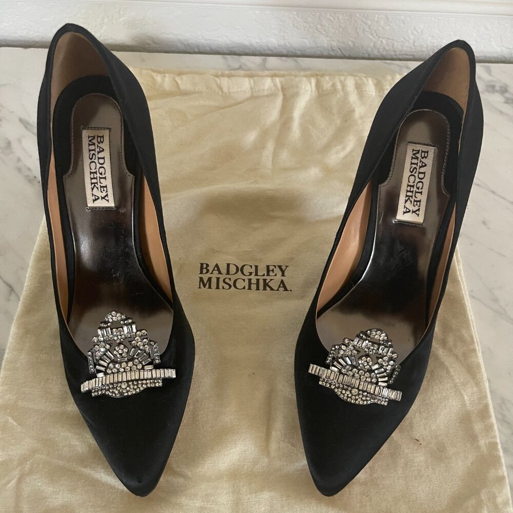 Badgley Mishka Daryn Jeweled Black Satin Pump. Size 7.5